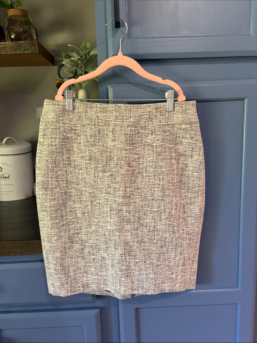 Ann Taylor White and Navy Tweed Pencil Skirt